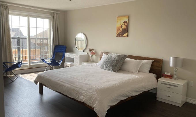 Markham House | Convenient transportation