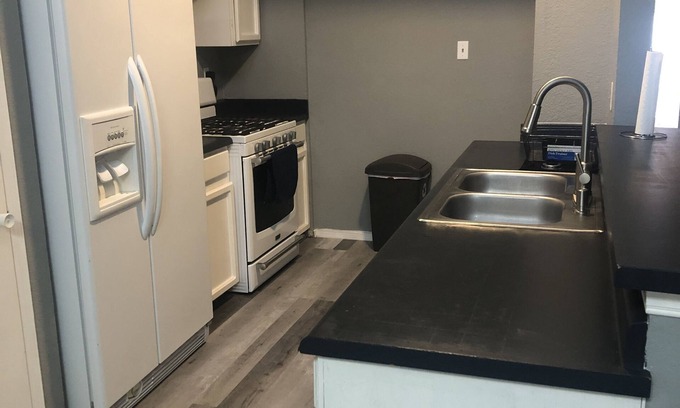 El Paso House | Conveniently Located Remodeled Home