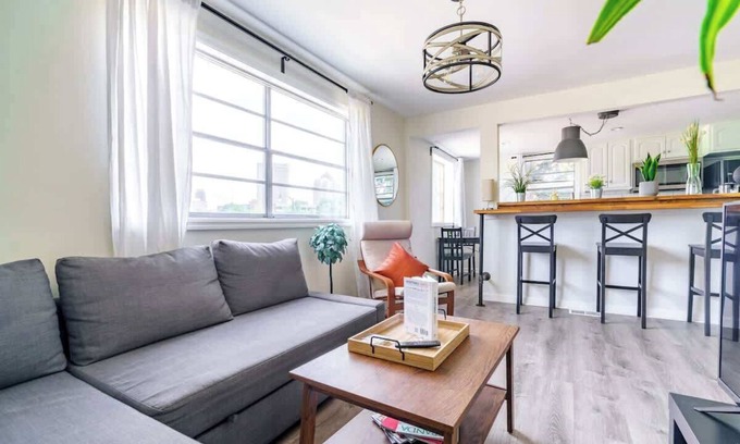 Victorian Village Apartment | Convention – Pets – Short North – Private Parking