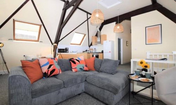 Cow Honeybourne Apartment | Converted Chapel in the Cotswolds