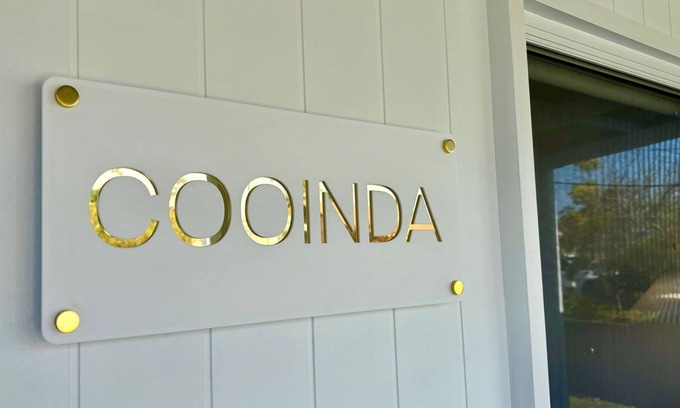 Sanctuary Point House | Cooinda on the Green - Your Happy Place! Golf Course Retreat with Kangaroo Views