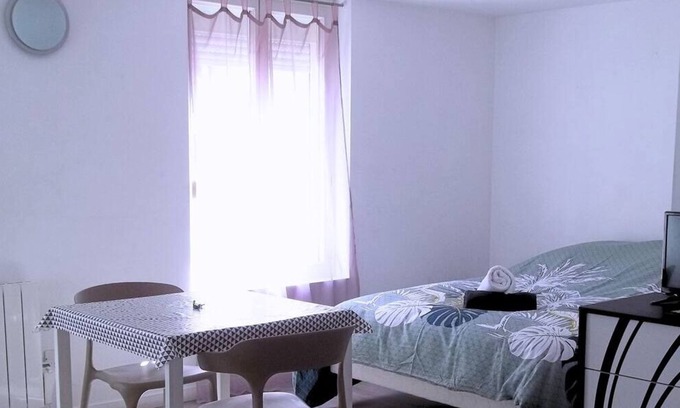Lens Apartment | Cook 3