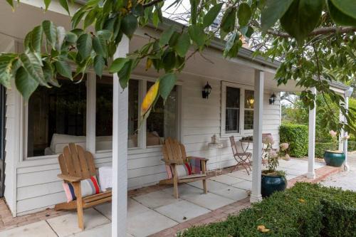 Lauriston House | COOKS HOUSE - 4 BEDROOM WEATHERBOARD IN LAURISTON