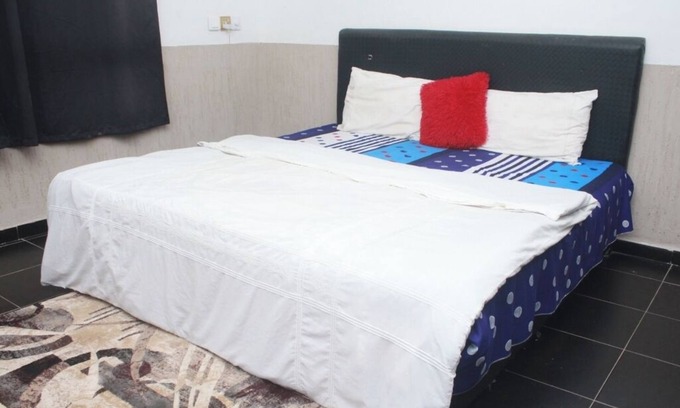 Tema Bed & Breakfast | Cool bed & breakfast with AC in Ashiaman Kubekro No 7