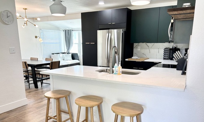 St. Petersburg - Clearwater House | Cool just remodeled coastal cottage close 2 BEACH & DT ST PETE - Weekly Discount