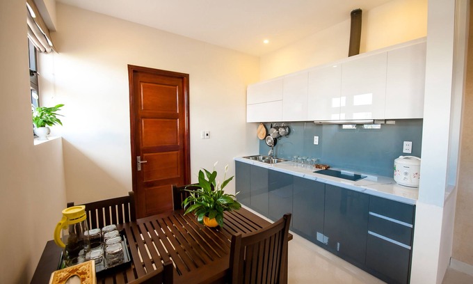 Son Tra Hotel | COOL PENTHOUSE AT ARIEL, NICE GARDEN, BEACH AREA, with BREAKFAST