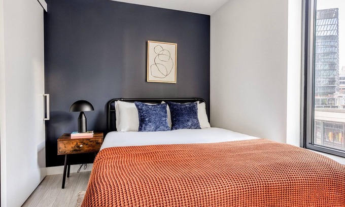 Seaport District Apartment | Cool Seaport Studio w/Fitness, close to Shopping & Dining, by Blueground