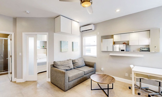 Hollywood House | Cool Tide at Art Deco Beach Bungalows | 1 Block to Hollywood Beach Broadwalk
