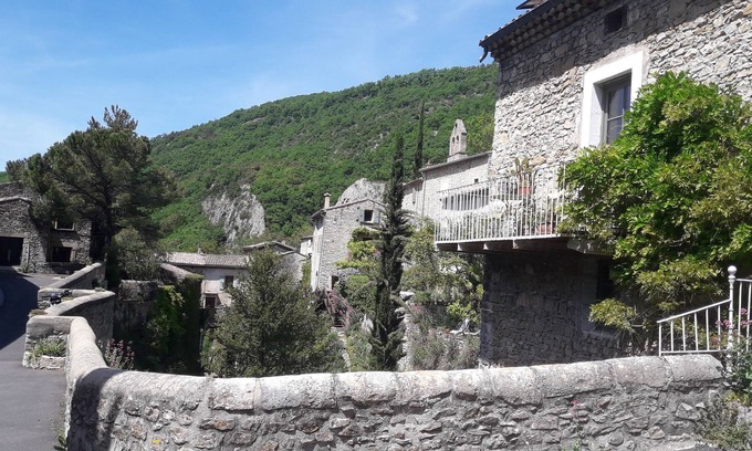 Rochebaudin House | Cool village house, close to nature, quiet, terrace not overlooked.