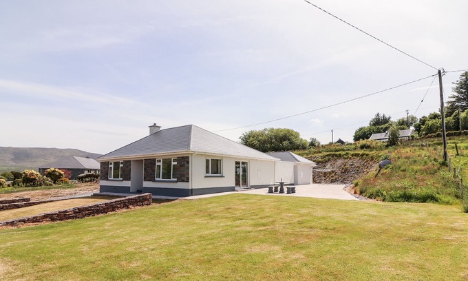 Kilnabrack Upper House | COOLNAHARRAGILL LOWER, family friendly in Glenbeigh, County Kerry