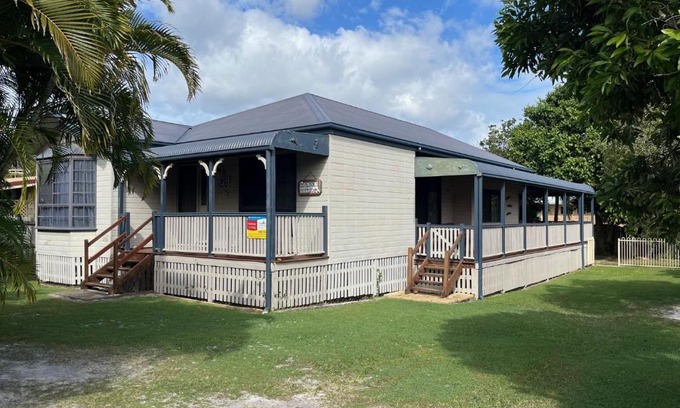 Rainbow Beach House | Cooloola Cottage Rainbow Beach