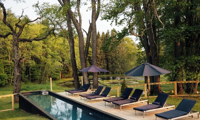 Jeffersonville House | Coop 002 Summary: Thi