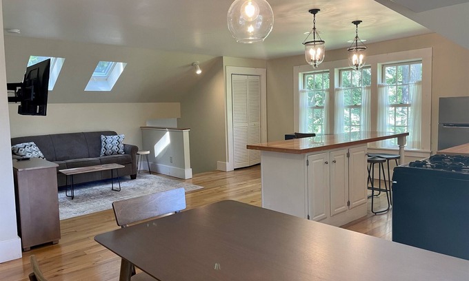 Cooperstown House | Cooper Park Carriage House - Downtown Cooperstown!