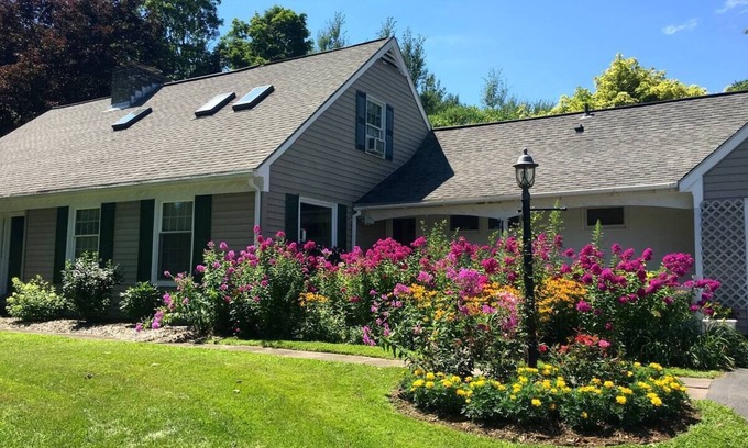 Cooperstown House | Coops Dream House: Dreams Park Views!