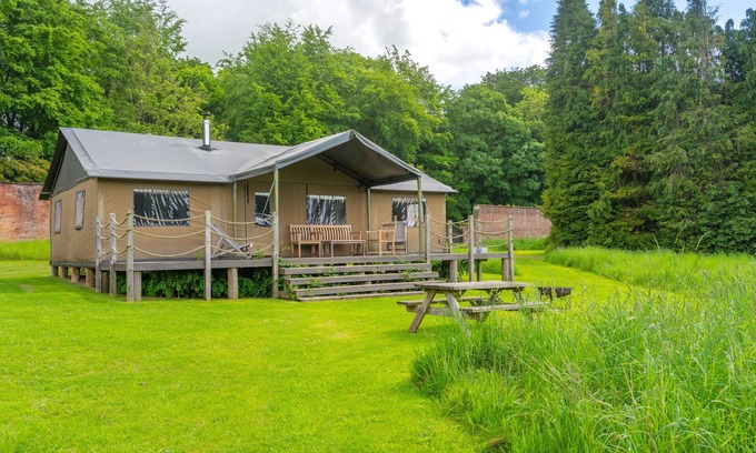 Exton Apartment | Coot is nestled in a walled garden of a rural estate in Exton Park, Rutland