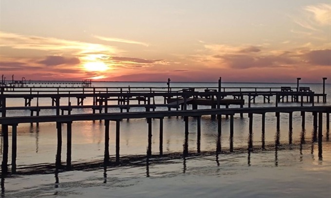 Rockport House | Copano Comfort, Bayfront with GREAT FALL RATES!
