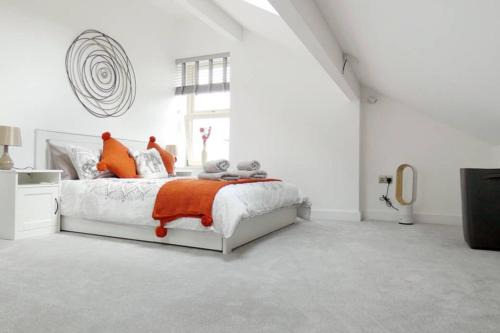 Shepley House | Copley Loft 3 Bedroom House with Patio