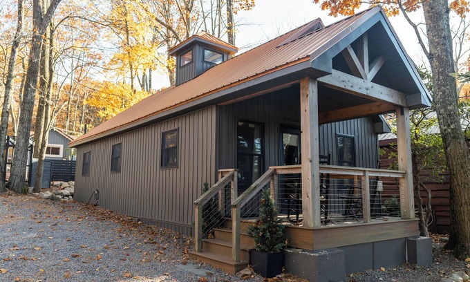 Lake Harmony Estates Cabin | Copper Cabin at Lake Harmony! Lake, private beach, hike, dine, bars & More.