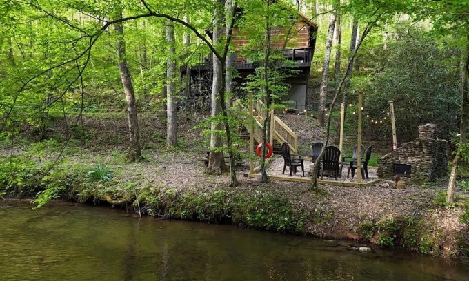 Blue Ridge Cabin | Copper Cabin - Blue Ridge, creek, pets, fire pit