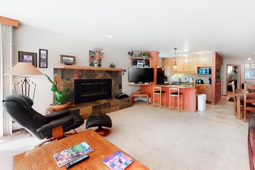 Copper Mountain Village Apartment | Copper Junction 305