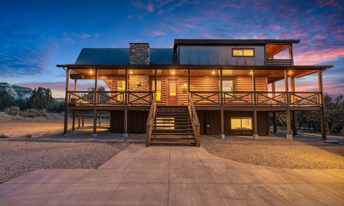 Orderville House | Copper Rock Ridge |Hot Tub |Pool Table| Near Zion