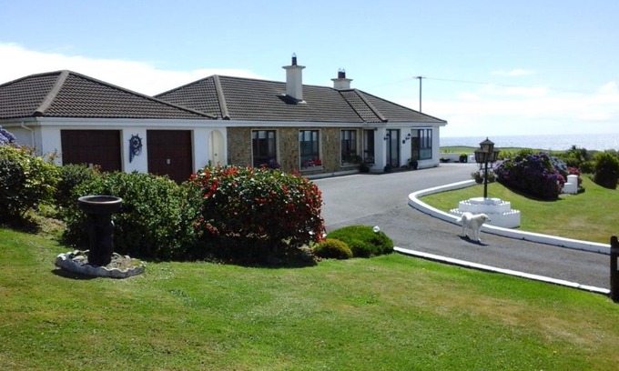 Bunmahon Bed & Breakfast | Copperfield House B & B