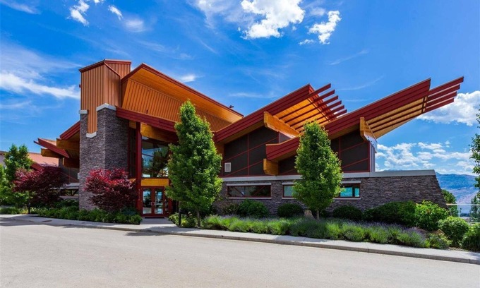 Westbank Condo | Coppersky Oasis