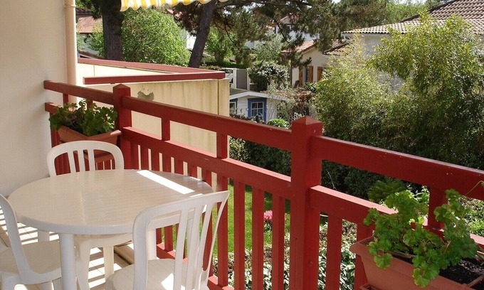 Capbreton Apartment | Coquet T2 3-star apartment in small quiet building, garden view