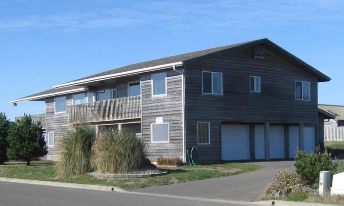 Bandon House | Coquille Point Condo