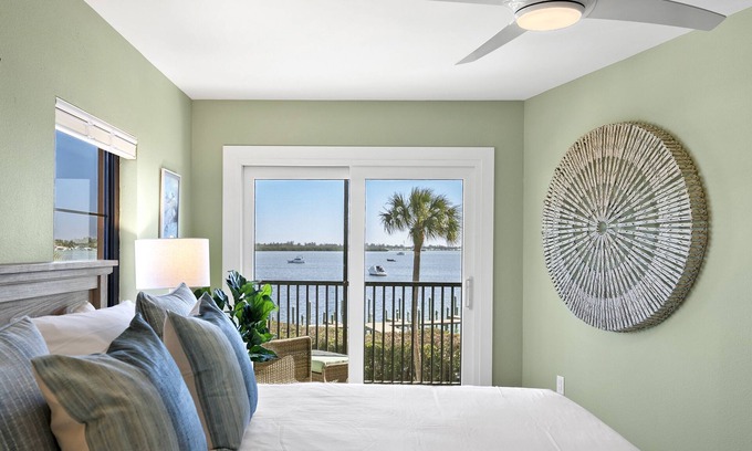 Bradenton Beach Condo | Coquina Moorings 203 | Pool & Boat Dock