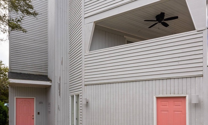 Northeast Virginia Beach House | Coral Beach House - North End VB