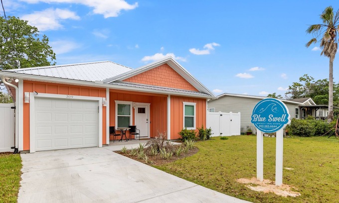 West Panama City Beach House | Coral Casita: West End PCB Cottage; Huge, Fenced Yard, Available Monthly