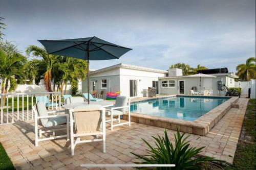 Port Canaveral House | Coral Cottage Pool & Beach & Golf
