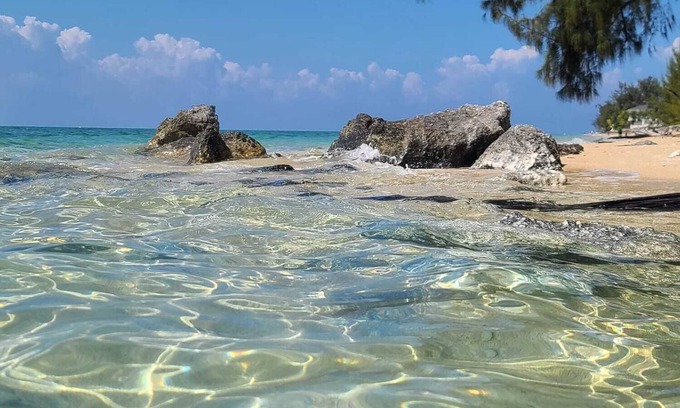 Coral Harbour Hotel | Coral Harbour Beach House And Villas