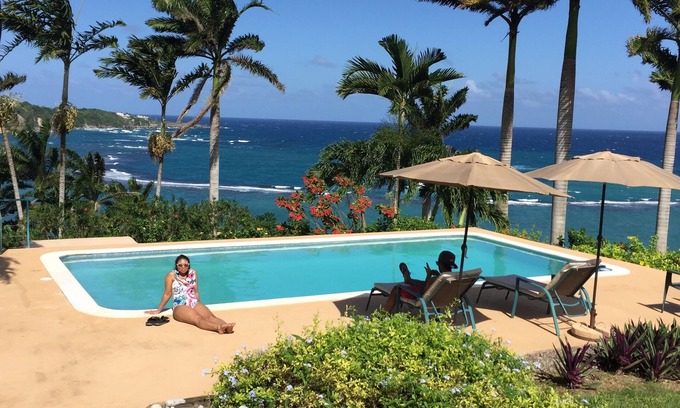 Port Maria Bed & Breakfast | Coral Hill B & B - Red Ginger Lily Suite