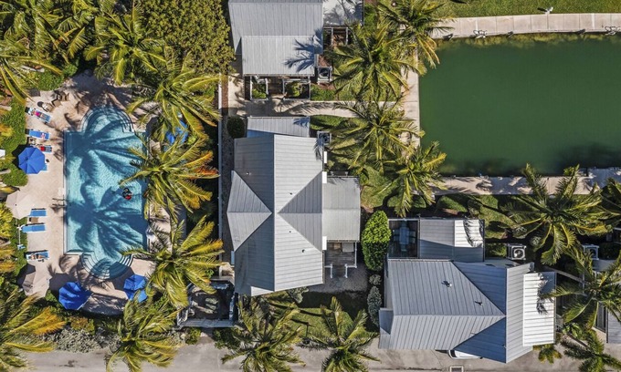 Coral Lagoon House | Coral Lagoon~Discounted Sept Rates ~please read description~ SLIP INCLUDED