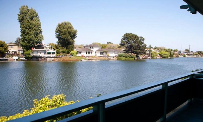 East End Apartment | Coral Reef Inn & Suites
