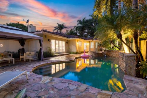 Coral Ridge House | Coral Ridge Getaway by AvantStay Pool Hot Tub Billiards 5mins to Beach