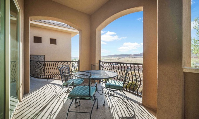 St. George Condo | Coral Sunset Amenity-filled!