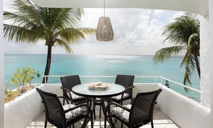 Prospect Apartment | Coralita No.2, Oceanfront Apartment Near Sandy Lane