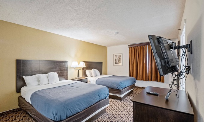 Wichita Hotel | Coratel Plus Deluxe Suite 2 Queen Bed with sofa Non-Smoking Oversized