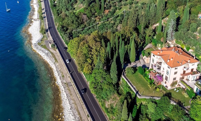 Torri del Benaco Villa | Corazza 6+1, Emma Villas