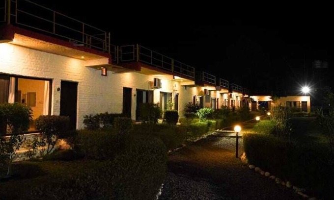 Bail Parao Hotel | Corbett Tiger Unit of Gadabout Hotels