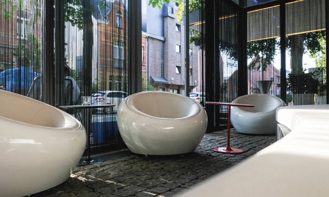 Mol Hotel | Corbie Mol
