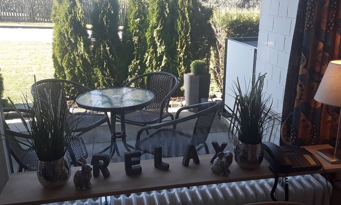 Sudrandweg Apartment | Cordes, Apartment 1, with sauna and outdoor pool, right on the lake