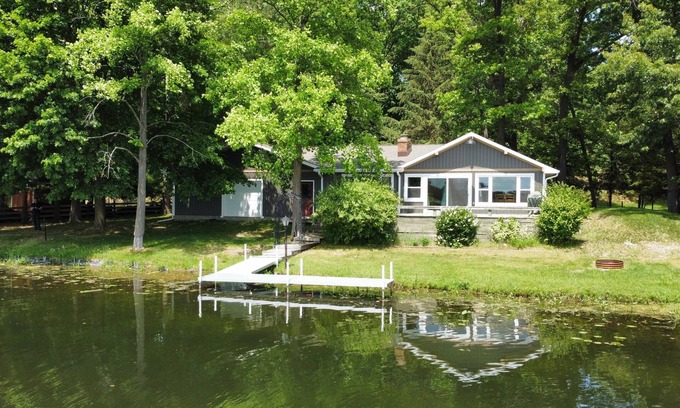 Three Rivers House | Corey Lake, High speed internet, Dock, Deck, Skiing, Fishing. Apple Picking