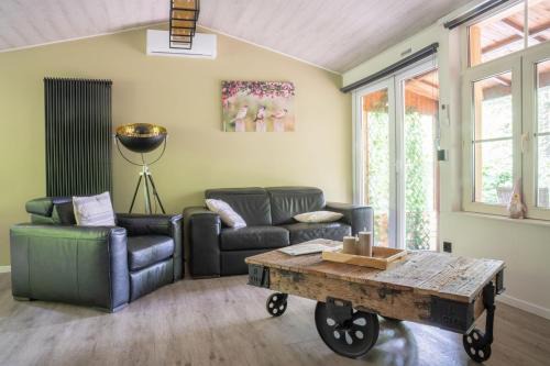 Lanaken Ski Chalet | Corgi-Flowerhuisje