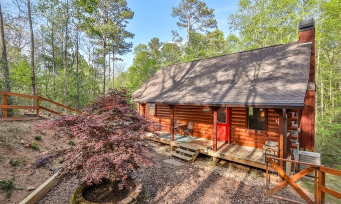 Talking Rock Cabin | Corkscrew Creek | Ellijay, GA