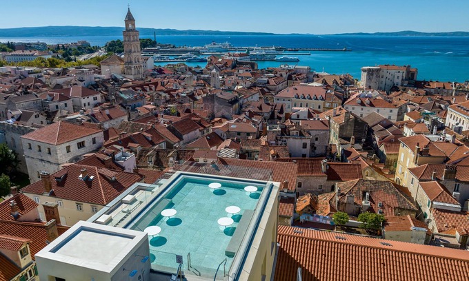 Old Town Hotel | Cornaro Hotel