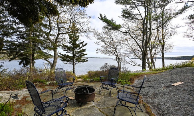 Bayville Cottage | Cornell Lane Cottage: Oceanfront Retreat with Private Dock & Stunning Linekin Bay Views